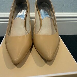 Michael Kors Tan Heels Sleek Design